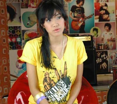 Jessica Iskandar on Iskandar 8 Luna Maya 9 Cut Tary 10 Widi Vierra